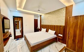 Hotel Umang
